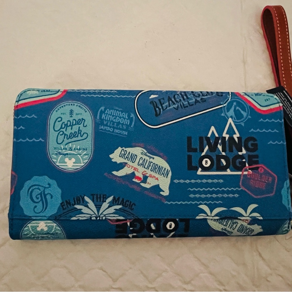 Dooney & Bourke Blue Disney Vacation Club DVC travel Wallet/Wristlet